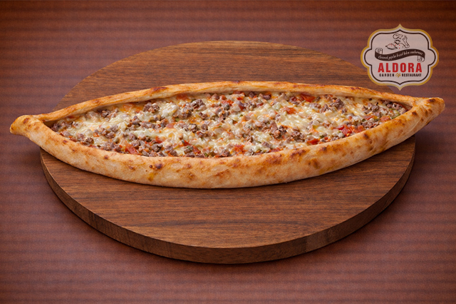 Kuşbaşı Kaşarlı Pide
